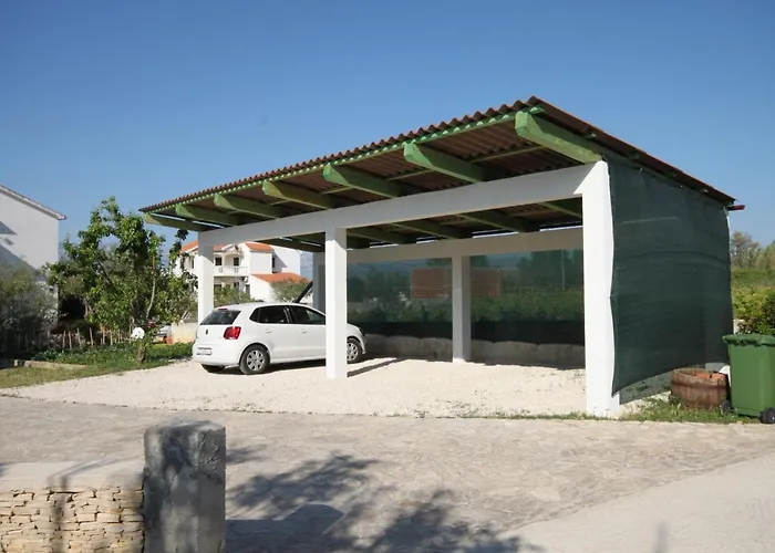 Апартаменты Family Friendly Seaside Povljana, Pag - 230