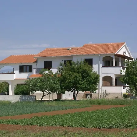 Апартаменты Family Friendly Seaside Povljana, Pag - 230