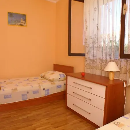 Family Friendly Seaside Povljana, Pag - 230 公寓