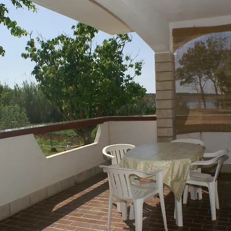 公寓 Family Friendly Seaside Povljana, Pag - 230 *
