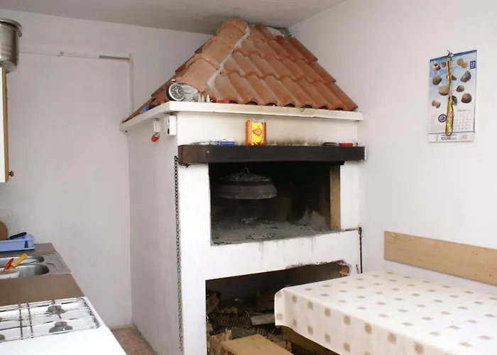 Family Friendly Seaside Povljana, Pag - 230 דירה