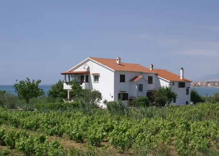 Apartment Family Friendly Seaside Povljana, Pag - 230 *