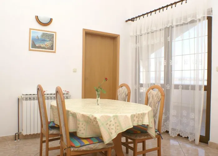 Family Friendly Seaside Povljana, Pag - 230 דירה פובליאנה