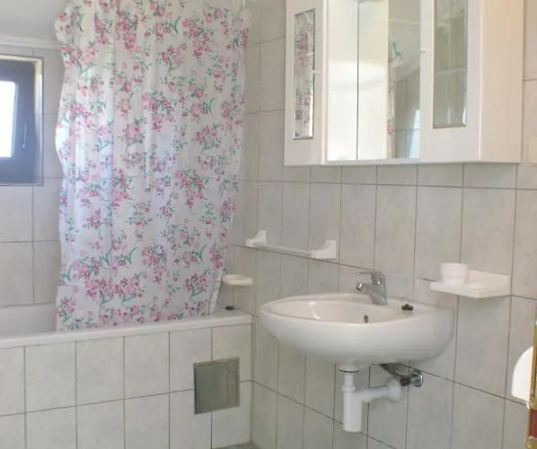 Family Friendly Seaside Povljana, Pag - 230 דירה פובליאנה