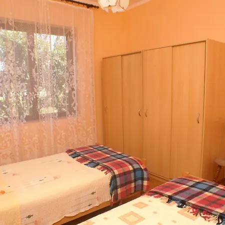 Family Friendly Seaside Povljana, Pag - 230 Apartmán