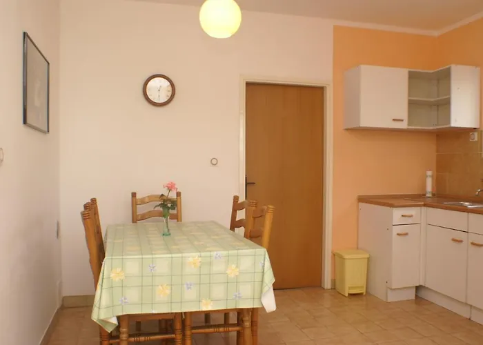 Family Friendly Seaside Povljana, Pag - 230 Apartman